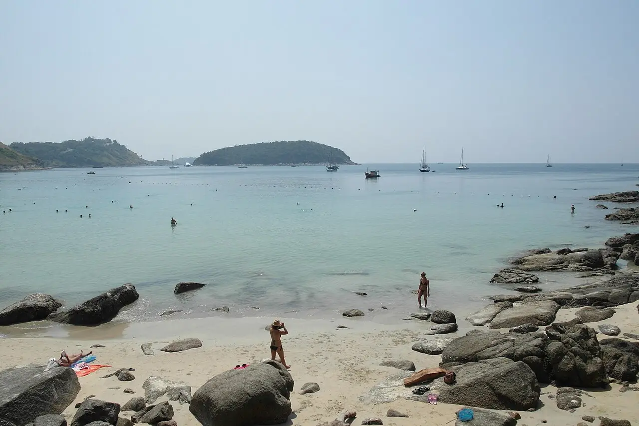 Nai Harn Beach i södra Phuket